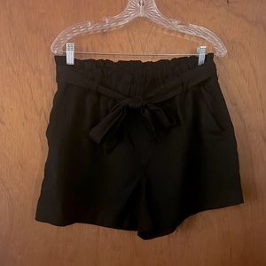 Old Navy belted black shorts in size 10